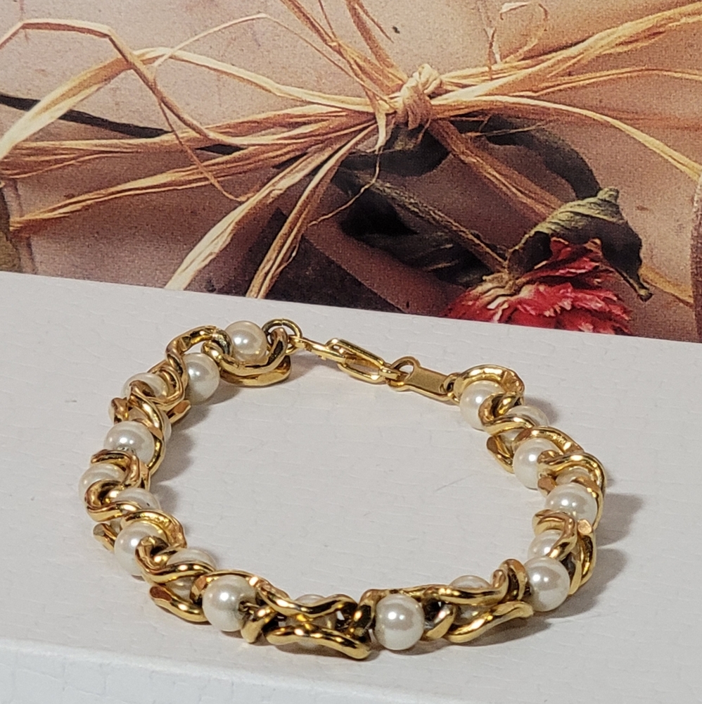 10K GP, CULTURED PEARLS BRACELET 7.5"
new with out tag - Picture 2 of 7